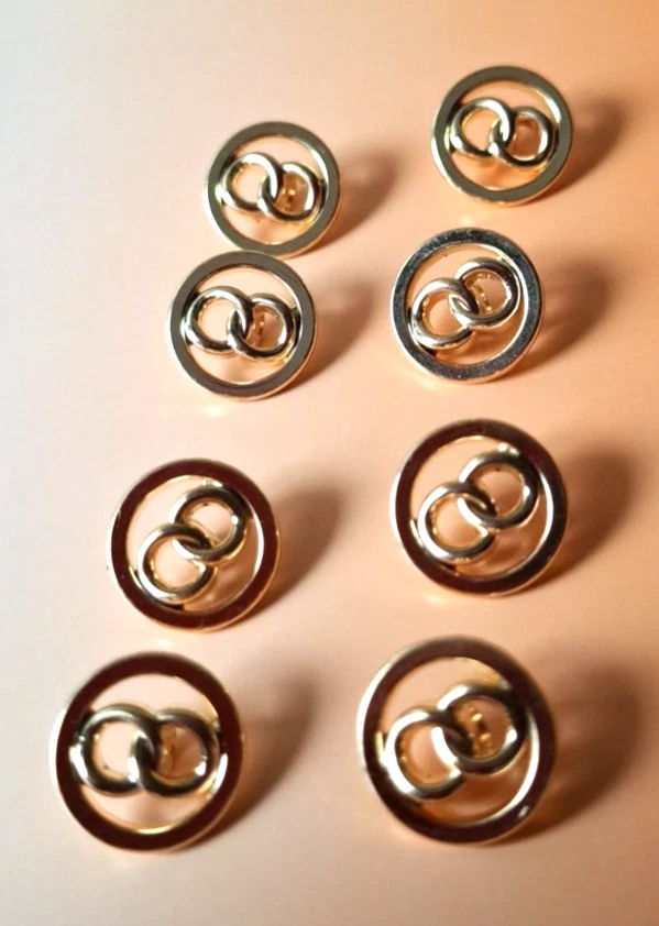 Konvolut 8 goldene Knöpfe CC-Logo ineinander verschlungen 1 cm - Bild 1 von 1