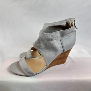 Sole Society Gray Leather Wedge STRAPPY Sandal Size 7 GUC - Picture 1 of 12
