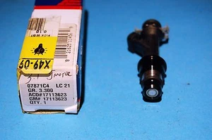 2000-2005 NEW fuel injector 17113623   NOS NEW GM    - Picture 1 of 1