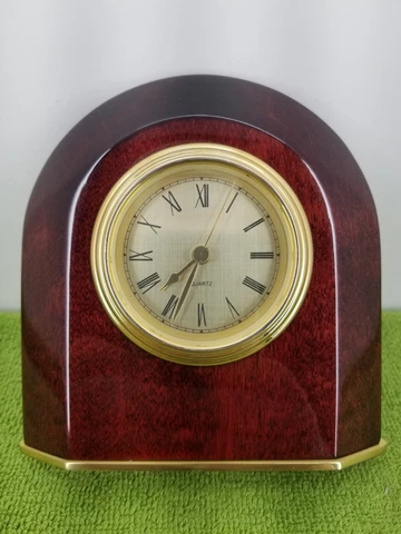 Fine Polished Wood And Brass Clock Mantle Desk Shelf Quartz Mvmt. Nice Cover
