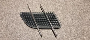 Mercedes R231 W231 Motorhaube Einlassgitter rechts A2317500344 - Bild 1 von 3