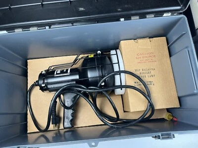 Spectroline / Spectro-UV BIB-150B Built-in-Ballast Ultraviolet Lamp w/ Case - Image 1 of 4