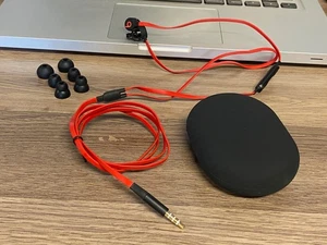 Beats by Dre urBeats3 Wired 3.5mm In-Ear Headphones Earbuds - Defiant Red Decade - Photo 1 sur 4