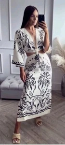 H&M White And Blue Paisley Dress - Picture 1 of 7