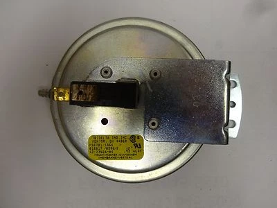Tridelta Pressure Switch FS6781-1964; 42-23564-04; .45 WCPF--"USED" - Image 1 of 2