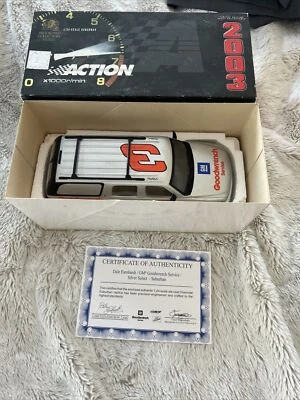 Chevy Suburban #5 Dale Earnhardt #3 GM Goodwrench Silver 25 aniversario 2003 Foto 1 de 4