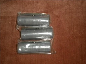   LOTE DE 3 SOPORTES DE LÁPIZ LABIAL ÚNICO PIEL DE ANGUILA CON ESPEJO COLOR GRIS  - Imagen 1 de 6