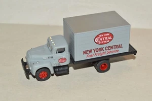 HO scale Classic Metal Works International R-190 delivery truck NEW YORK CENTRAL - Imagen 1 de 1