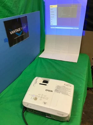 Epson POWERLITE S27/H694A  MEDIUM THROW Projector 3500 lumens - Image 1 of 4