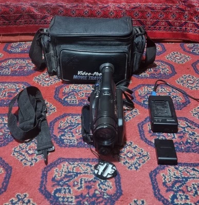 Panasonic NV-VX3 Digital Video Camera, Wide Lens X140 Zoom, Colour LCD Screen - Image 1 of 4