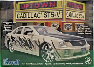 REVELL CADILLAC STS-V UPTOWN SCALE 1:24 MODEL KIT 85-2051 NEW - Picture 1 of 5