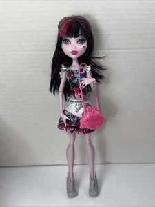 Monster High DRACULAURA Boo York Frightseers Puppe Sonnenbrille - Bild 1 von 9