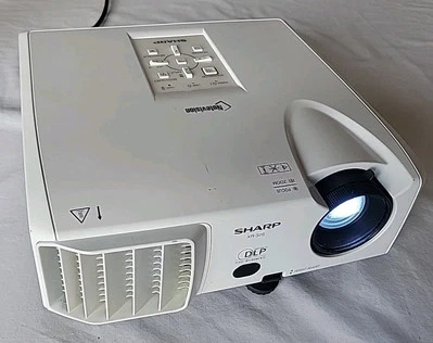 Sharp XR-32S DLP SVGA Projector 2500 Lumens 4:3 Aspect 1080i 1831 Lamp Hours - Image 1 of 4