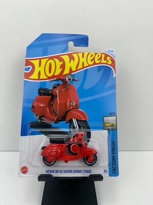 Hot Wheels 2024 Mainline D Case Factory Fresh Vespa 90 SS Super Sprint 1966 #71 - Image 1 of 2