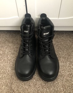 arco essentials boots