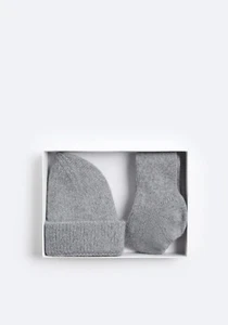 ZARA CASHMERE BEANIE + SOCKS PACK - LIMITED EDITION 69.99 GBP - Picture 1 of 6