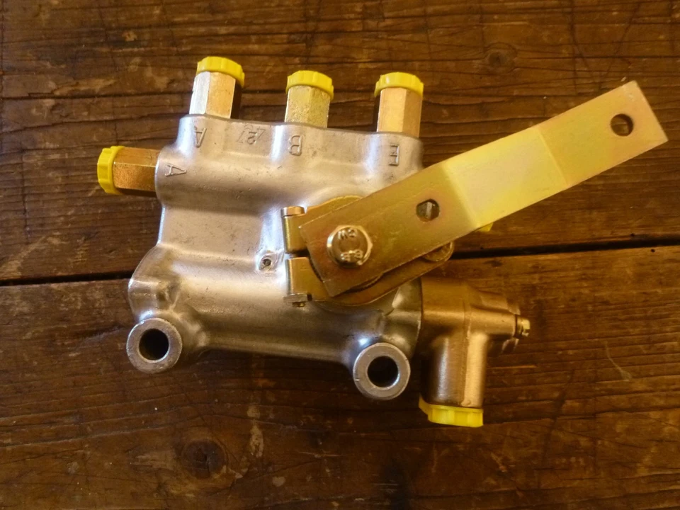 Mercedes W109 W100 W112 Luftfederventil VA links 0003271925 Bosch Im Austausch - Bild 1 von 1