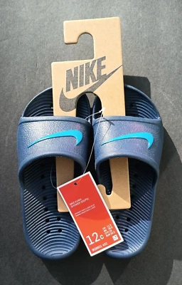 Nike Kawa детский душ обувь шлепанцы сандалии 4Y совершенно новый с ярлыками Бесплатная доставка - Изображение 1 из 4