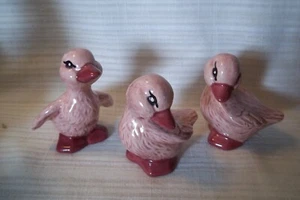 KONVOLUT 3 HANDARBEIT ?? KERAMIK ROSA ENTEN - Bild 1 von 2