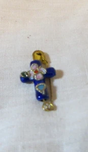 Vintage Cloisonne Crucifix Cross Blue Floral Safety PIn - Picture 1 of 7