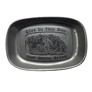 "Plato de plata Carson Give Us This Day Our Daily Bread de peltre de 9"" por 6""" - Imagen 1 de 11