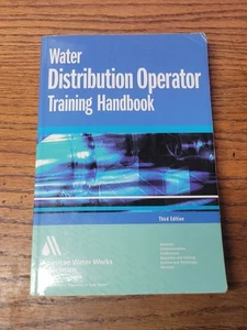 Water Distribution Operator Training Handbook by William Lauer Paperback Book - Imagen 1 de 2