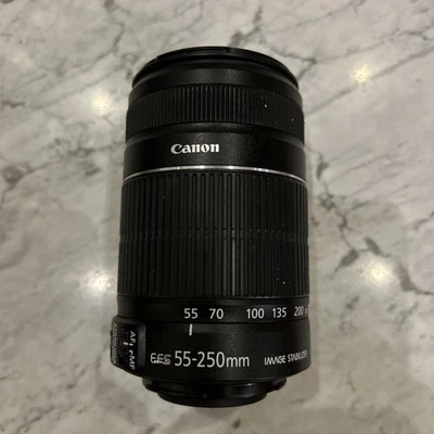 Canon EF-S 55-250mm f/4-5.6 IS II Telephoto Zoom Lens - Image 1 of 3