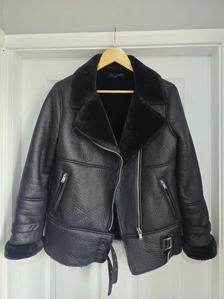Chaqueta de aviador Missguided negra de piel de oveja sintética talla 6 Foto 1 de 4