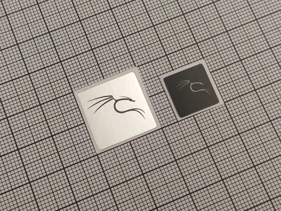 6 adesivi argento Kali Linux per la custodia del computer e pacchetto Super Key - Immagine 1 di 1