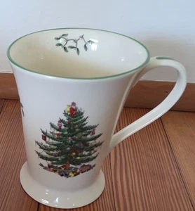 Spode Christmas Tree romantische Form 12 Unzen Becher mit Fuß, feines Porzellan - Bild 1 von 4