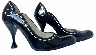 Tacones John Fluevog 10.5 charol negro retro escuchar Audrey puntada blanca Foto 1 de 4