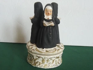 “Dominique” 3 Singing NUNS Rotating Ceramic W/Music Box VTG Christmas Nostalgic - Picture 1 of 8