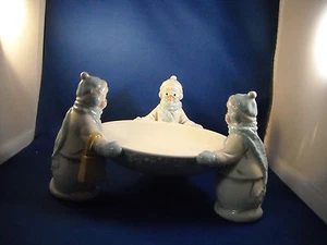 *AVON 2002 PRESIDENT'S CLUB HOLIDAY GIFT COLLECTION CERAMIC SNOWLADY BOWL - Bild 1 von 6
