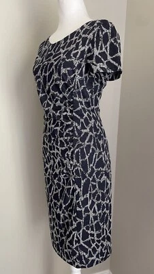 Max Mara 4/6 Vestido Funda Azul Blanco Tapiz Clásico Corto Evento Carrera Italia Foto 1 de 4