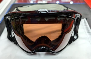 Oakley Crowbar Ski & Snowboard Goggles Black Frame with Replaceable Amber Lenses - Picture 1 of 13