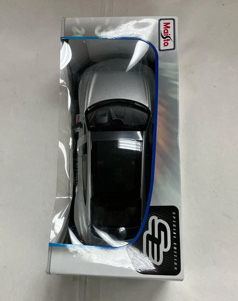 Maisto 1/18 Minicar 0090159318002 Proshe Panamera Turbo Scale Car