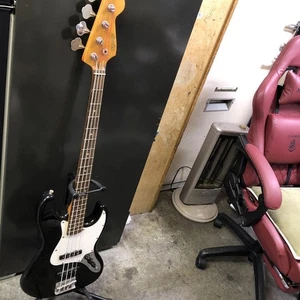 Electric Bass Guitar K.Garage Black - Picture 1 of 7
