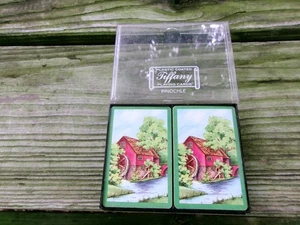 Vintage Tiffany Kunststoff beschichtete Spielkarten Pinochle Deck gebraucht gut komp. Cond. - Bild 1 von 4