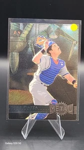 1996 Fleer Metal Universe - Mike Piazza #187 - Picture 1 of 2
