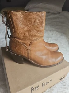 Women's FRYE Carmen Brown Leather Back Lace Short Ankle Boots 8.5 B - Picture 1 of 10