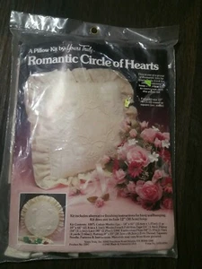 Vtg.YOUR'S TRULY ROMANTIC CIRCLE OF HEARTS #1597 EMBROIDERY PILLOW KIT 1983 NEW - Picture 1 of 2