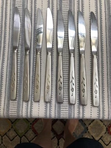 Pre-own 8 Dinner Knives Oneida CAPISTRANO Oneidacraft Deluxe Stainless Flatware - Picture 1 of 4