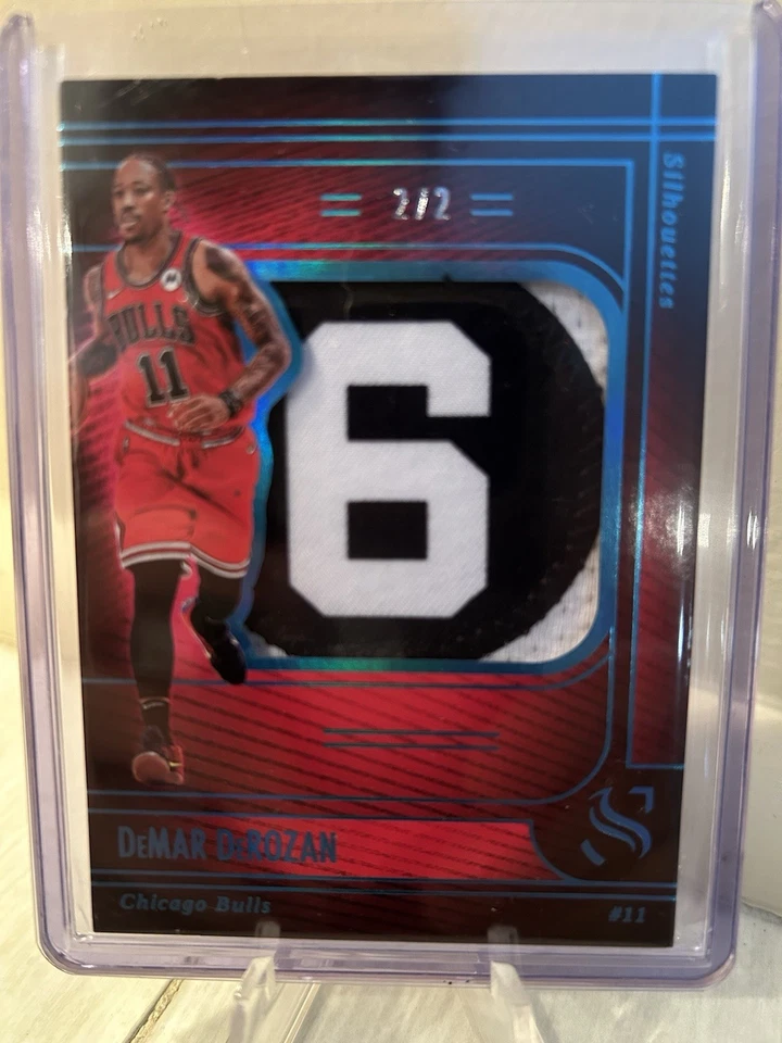 2024-25 Panini силуэт DeMar DeRozan Билл Рассел нашивка 2/2 #S-DMD быки - Изображение 1 из 2