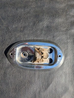 Carcasa de luz de lámpara trasera Jaguar XK140/150 MGA Triumph TR2/TR3 Lucas L549  Foto 1 de 4