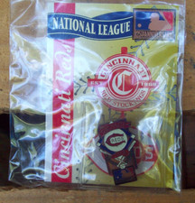 125th Anniversary National League Cincinnati Reds lapel Pin - 1994