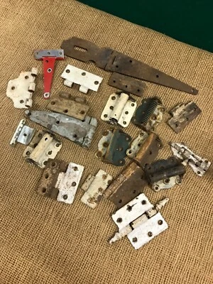 LOTE ANTIGUO VINTAGE DE PIEZAS DE BISAGRA DE PUERTA VICTORIANA - Piezas primitivas Foto 1 de 4