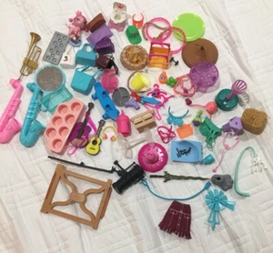 ENORME LOTE DE JUGUETES BARBIE, varios. Caniche y accesorios Mix Bottom Toy Box década de 2000 - Imagen 1 de 16