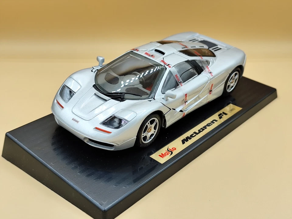 1/18 McLaren F1 Gris 1993 Maisto ref: 31810 - Photo 1/3