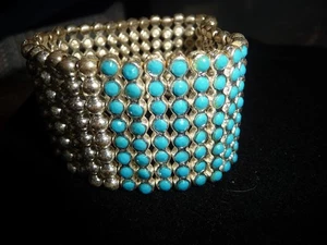 TÜRKIS BLAUE STEINE MIT SILBERFARBENEN PERLEN 1 1/2 ZOLL MIT STRETCH ARMBAND #30/27 - Bild 1 von 6