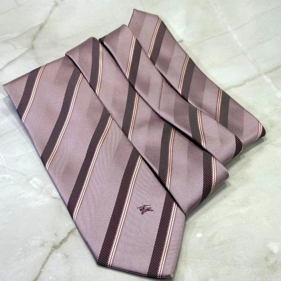 Corbata Burberry Etiqueta Negra Rayas Púrpura Claro Excelente Estado Foto 1 de 4